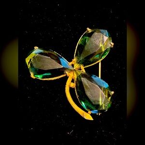 St. Patrick Vintage Green Gold-Tone Rhinestone Clover Brooch Flower Floral